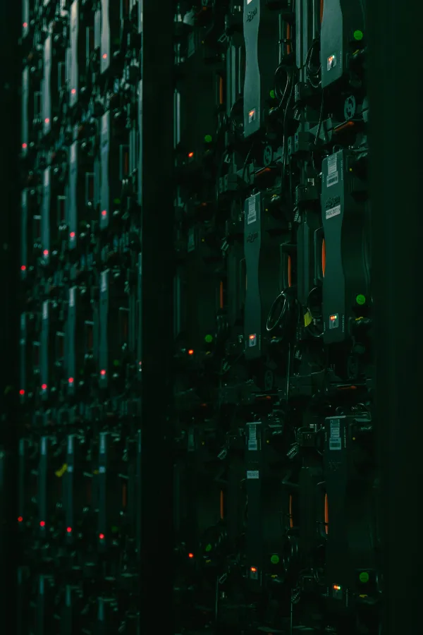 Qaranlıq server otağı